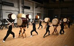 記念に日米和太鼓競演