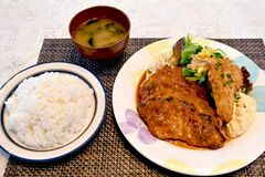 【ミヤコレ】日替わりランチ　ボリュームたっぷりの老舗の味（ファミリーレストラン　オックス）