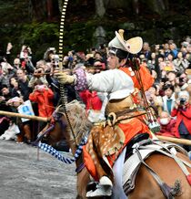 人馬一体の妙技に歓声　日光
