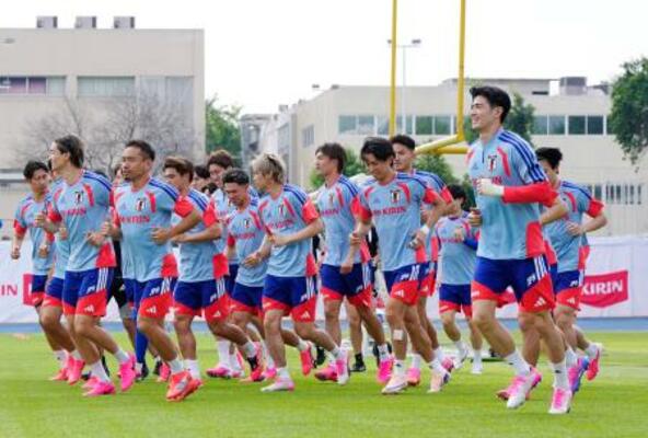 サッカーW杯北中米3カ国大会の事前合宿地で調整を開始した日本代表=3日、モンテレイ(共同)