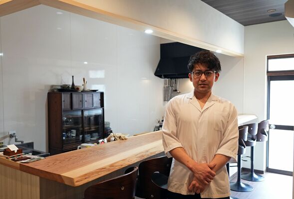 Ｕターンして店を営む佐藤さん