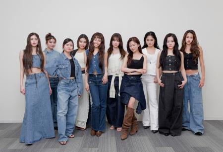 　ＣＩＲＲＡの（左から）ＴＯＡ、ＭＹＵ．Ｙ、ＮＩＫＯＲＩ、ＭＯＭＯ、ＹＵＲＡＲＡ、ＭＹＵ．Ｓ、ＹＵＮＡ、ＫＯＨＡＲＵ、ＨＩＮＡＴＡ、ＭＡＮＯＮ