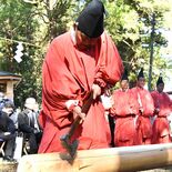繁栄と飛躍の一年に　仕事始めの儀式で大工ら伝統技法披露　大田原神社で新…