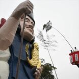 「日本一えびす様」すす払い　真岡・大前恵比寿神社