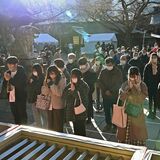 初詣客回復傾向続く　晴天、行動制限なしが影響か　三が日、県内の社寺