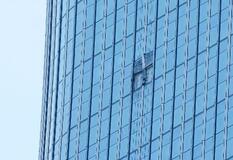 軽飛行機が北京ビル衝突１人死亡