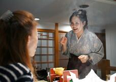 夕食接客、憧れた日本で
