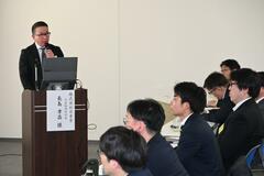 塾生９人、研究成果発表