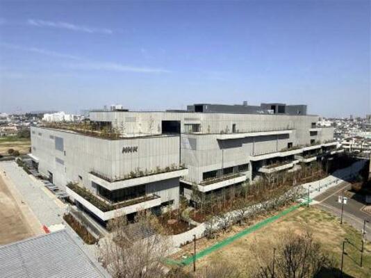 　埼玉県川口市の再開発エリアに完成したＮＨＫの新施設の東棟（ＮＨＫ提供）