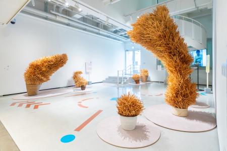 武田拓《はし》(2010年 作家蔵 展示風景 撮影:佐藤基)(提供写真)