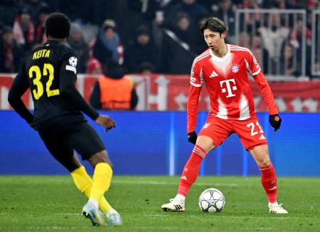 バイエルン・ミュンヘン16強へ サッカー欧州CL、伊藤途中出場