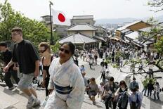 上半期訪日客、前年割れ