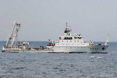 中国船が尖閣沖で海洋調査か