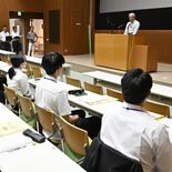 県職員の人材確保へインターンシップ　福田知事が学生を激励