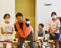 小学生、ドローンに挑戦／県教委／さくらで体験講座