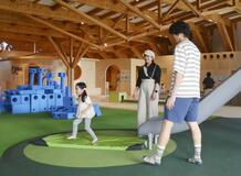 子育て支援 人口増で明暗