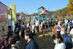 「ラーメン屋がない」返上の茂木で初フェス　初日は100メートルの列　13日も大盛況か