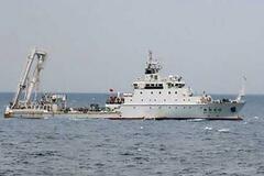 中国船が尖閣沖で海洋調査か