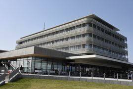 中東情勢悪化、真岡市指定ごみ袋製造にも影響　原材料高騰、業者「受注金額ではたちいか…