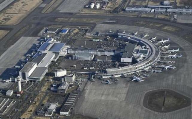 　新千歳空港＝北海道千歳市（共同通信社ヘリから）