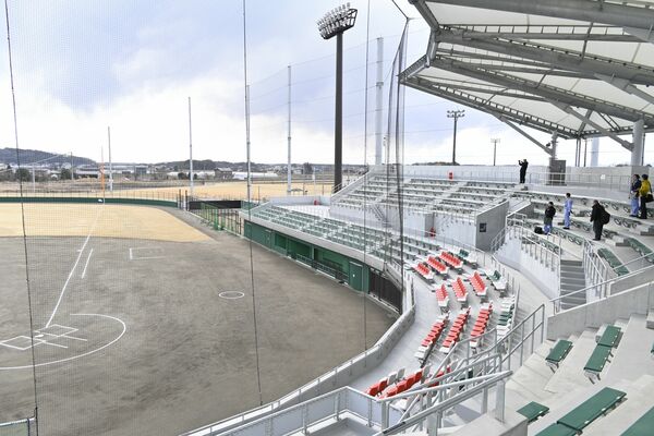 報道陣向けに公開された真岡市総合運動公園市民球場