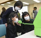 「公衆電話は最後のとりで」　児童ら災害用伝言ダイヤルや公衆電話の使い方学ぶ　宇都宮・宝木小で体験会