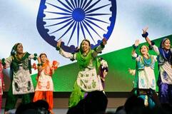 万博、インド伝統舞踊華やかに