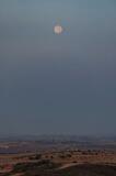 ガザ上空でスーパームーン
