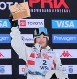 スノボ、戸塚と小野が今季初Ｖ