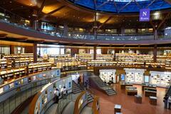 変貌する公立図書館、デザイン一新、交流拠点に