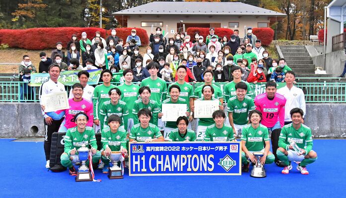 男子１部優勝のリーベ栃木