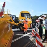 働く車、乗ってびっくり　ネクスコが児童に紹介　那須