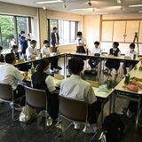 若い感性でふるさとに提言　日光で中学生MIRAIサミット　生徒会長ら13人が意見交換