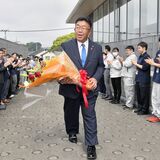 【速報】真岡の中村新市長が初登庁　「日本一元気なまちづくり目指す」