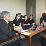 「日光社参巻」メンバー、壬生町長を表敬訪問　関西・大阪万博で２千本の巻きずし販売　
