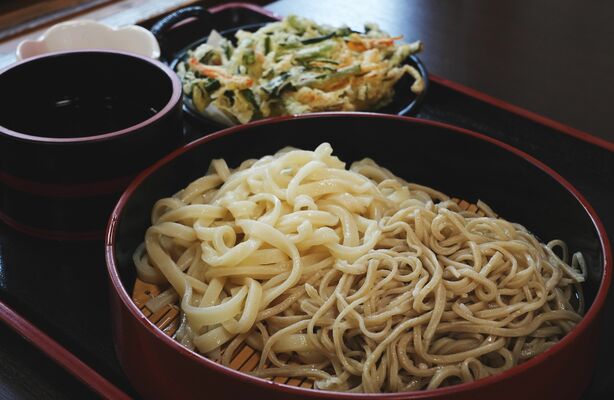 うどんとそばの合盛り