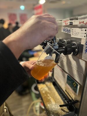 タップでそそぐ「ちょい飲み 駅角おやま」でクラフトビール