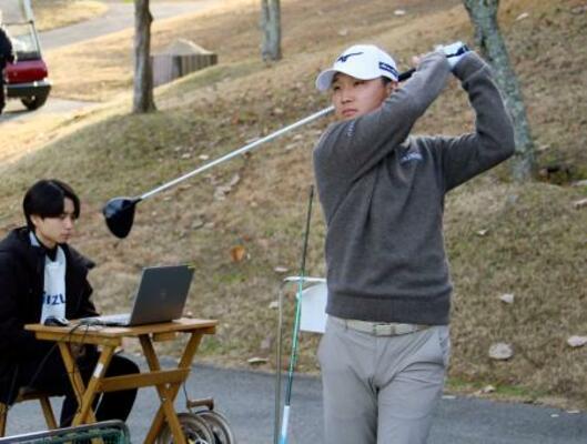 　契約メーカーのイベントに参加した平田憲聖＝兵庫県西宮市