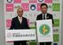 本社移転を発表した宇津救命丸の宇津社長（左）と加藤高根沢町長＝27日午後、県庁記者クラブ