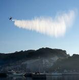 大分佐賀関火災、消火活動続く