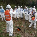 国内未確認でも…アフリカ豚熱を警戒　県職員ら、茂木で電気柵設置演習