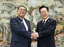 日韓首脳、関係発展で一致