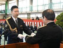 【夕刊】「警察一家」の意識胸に