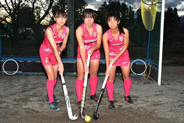 Ｕ－15日本代表に選出された（左から）福田、秋場、加藤＝今市中ホッケーグラウンド