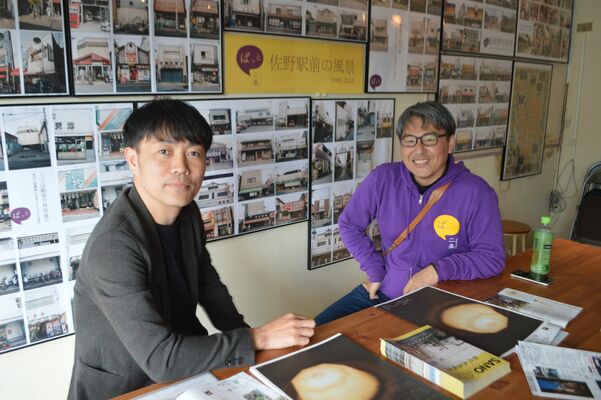 「ぱっと二条プロジェクト」に取り組む溝口さん（右）と熊倉さん