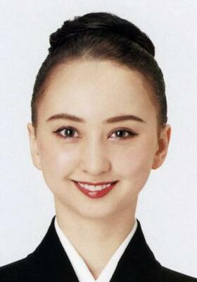 　音彩唯さん