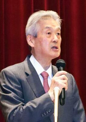 記者会見する日本医師会の松本吉郎会長=6日午後、東京都文京区