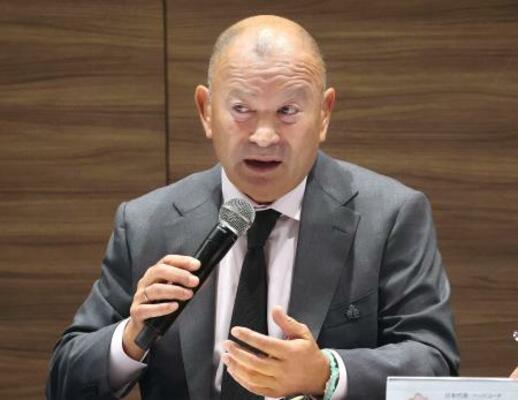 不適切発言を巡り記者会見するラグビー日本代表のエディー・ジョーンズ・ヘッドコーチ=10日、東京都内