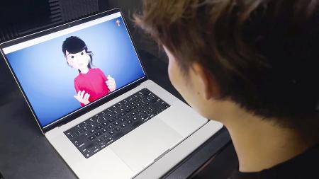 　英会話の力を測定する対話型ＡＩ（エキュメノポリス提供）