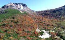 那須岳で紅葉がピーク